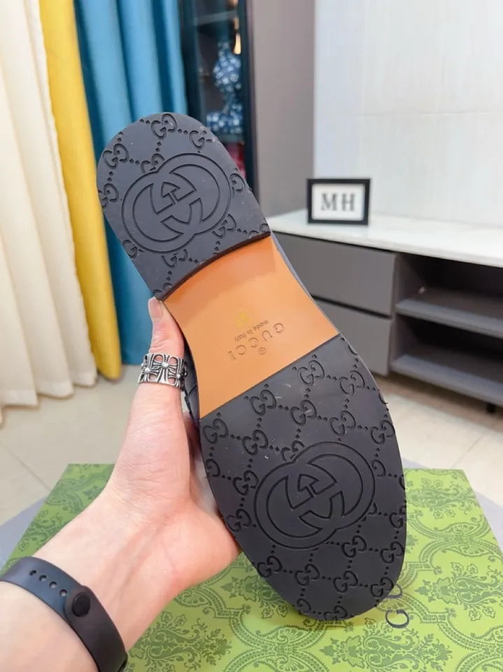 Men's shoes 💰500🌹🌹Niuli [GUCCI Gucci] A new style of formal men's leather shoes is coming~ The original quality upper is made of patent leather imported from Italy, the leather is soft and delicate, comfortable and soft first-layer cowhide lining, rubber wear-resistant outsole, the shoe shape is dignified and domineering, and the luxury charm cannot be concealed! The natural and free nouveau riche leads the trend. Code number: 38-44